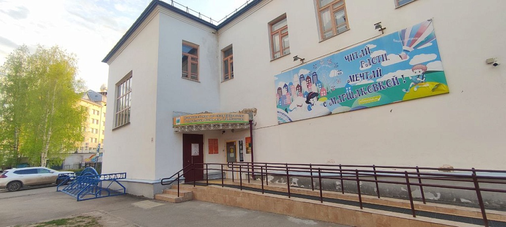 Обработка против клещей на территории детской библиотеки в г. Сыктывкар